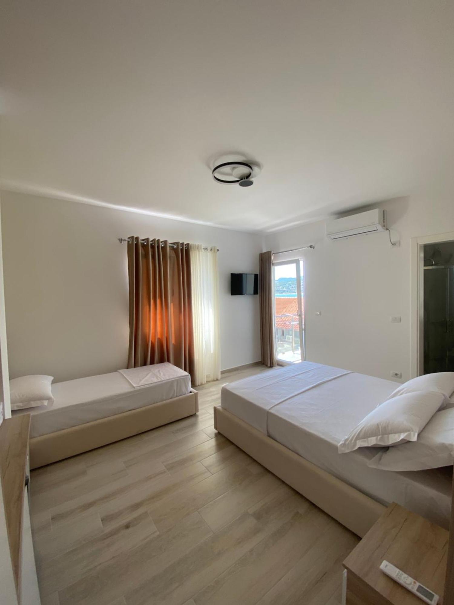 Helena Hotel Shengjin Luaran gambar