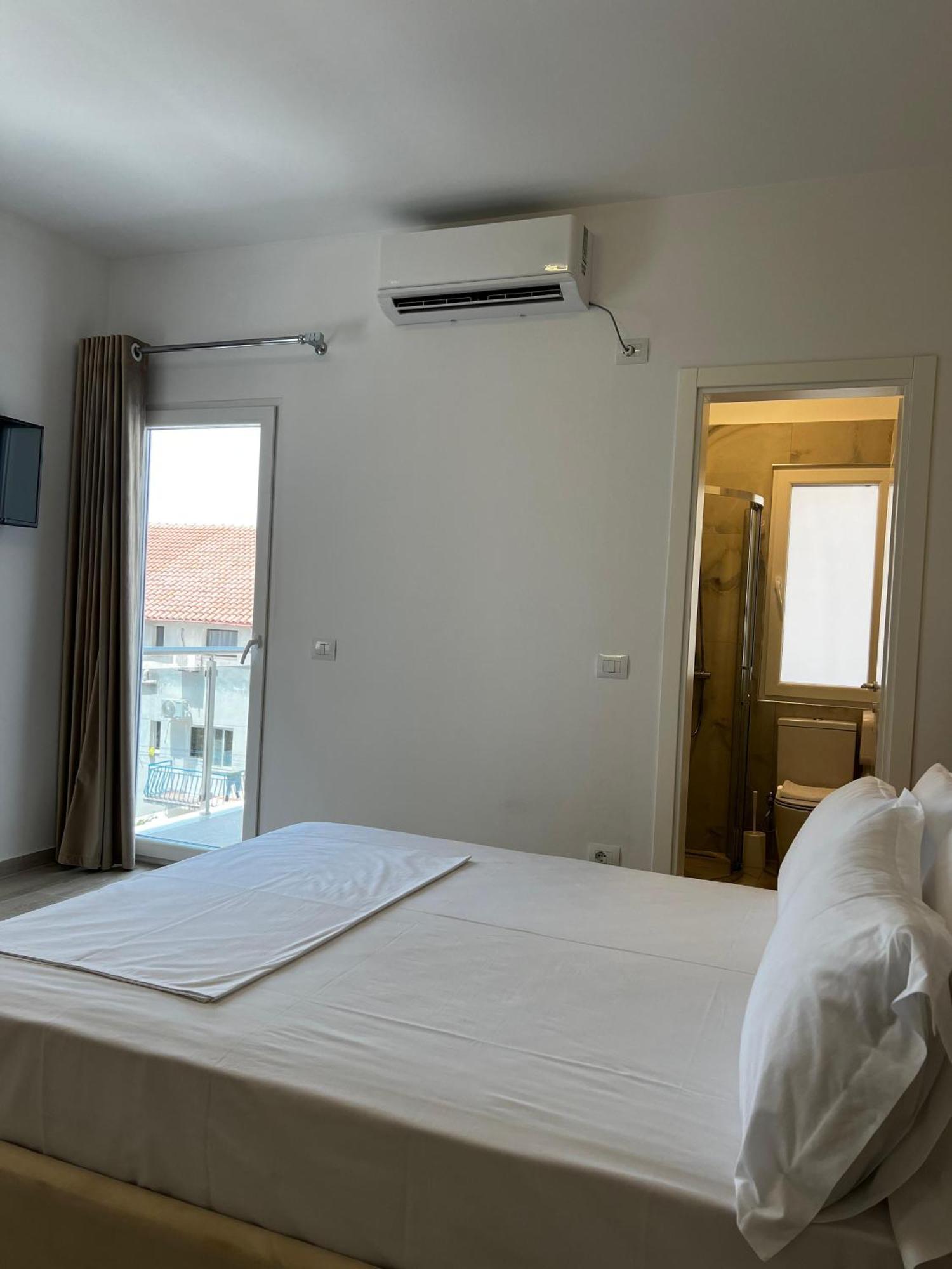 Helena Hotel Shengjin Luaran gambar